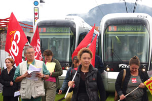 Manifestation à l'inauguration de la ligne D du tram