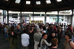 Rassemblement contre la délinquance place du Marché à Villeneuve